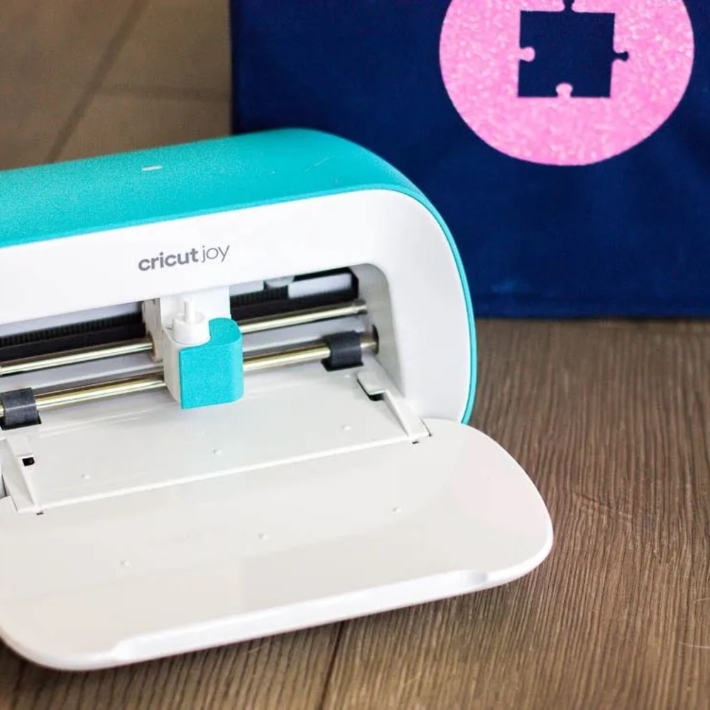 Cricut Joy Compact Cutter in Teal and White